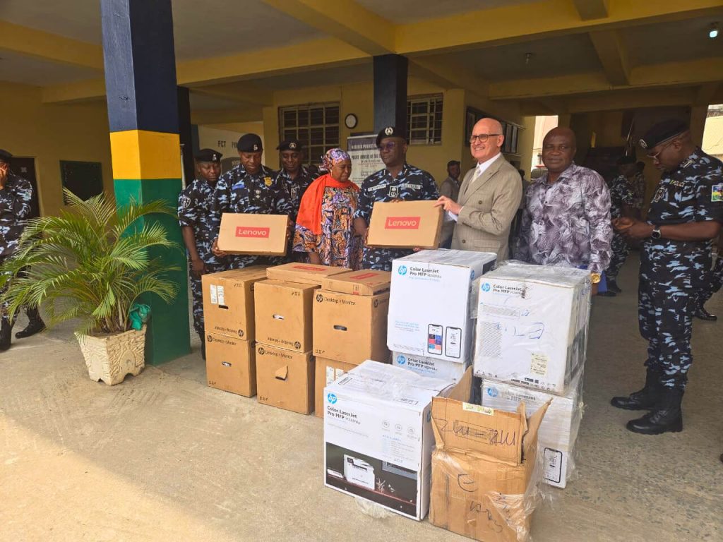 Handover equipment Community Policing Uwe Heller